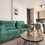 Apartment Mohost Magic - Feel The Spark